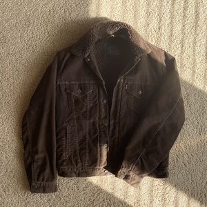 Men’s brown Levi’s corduroy Sherpa jacket in medium.
